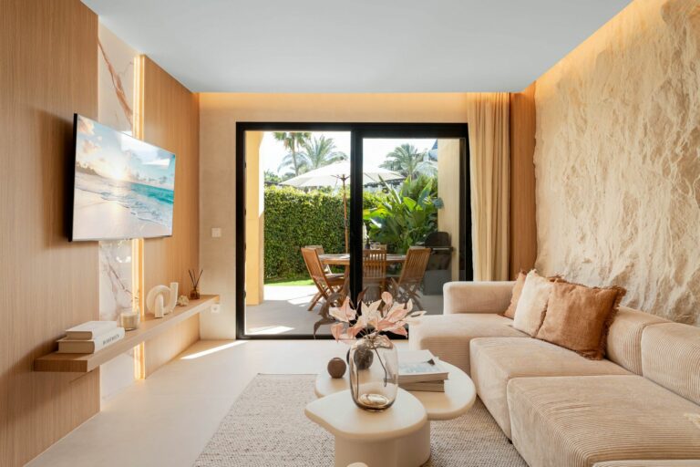 4eb12bdd7104e791f316c14ab9926406 - 4