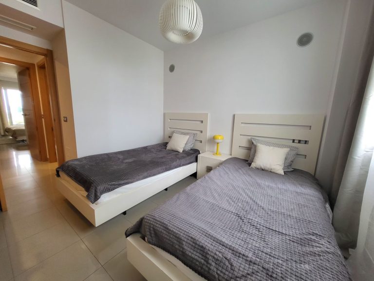 4f1ca9a5a95f4948231356eb162f1163 - 15