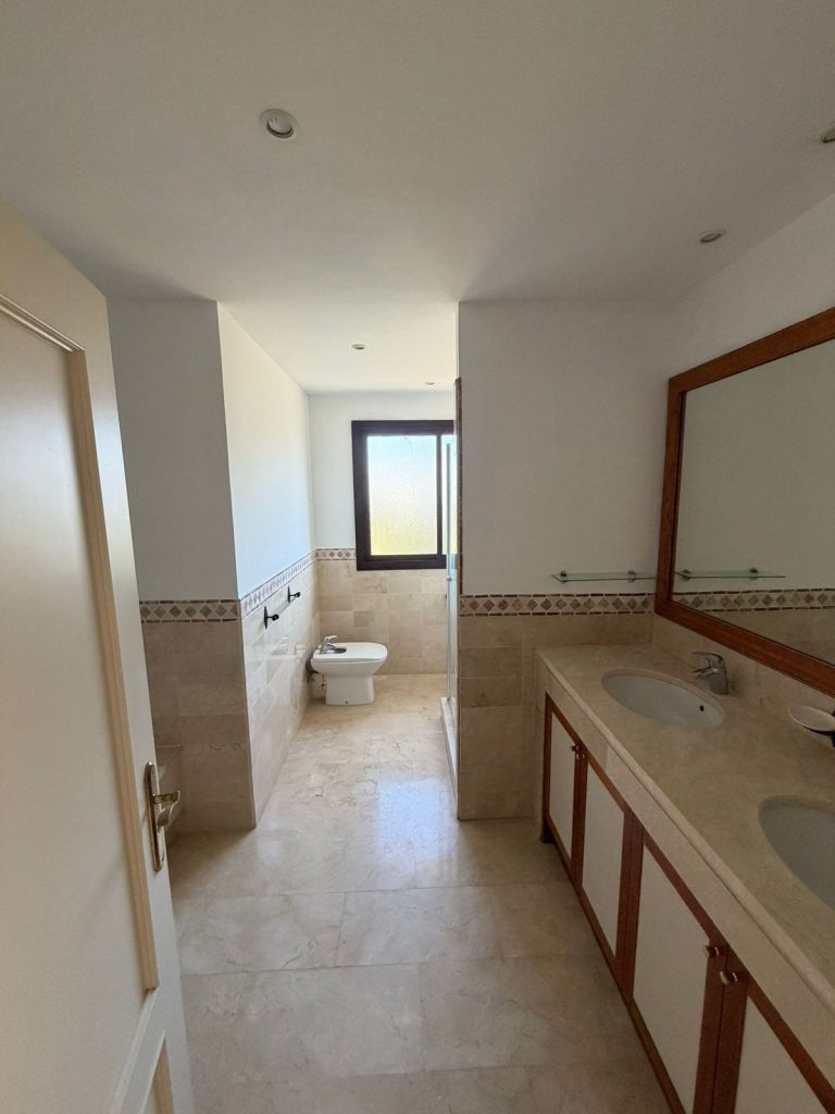 4fc64a66fc58de4baa7e9682f6460e8c - 15