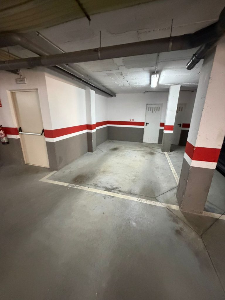 4fc64a66fc58de4baa7e9682f6460e8c - 16