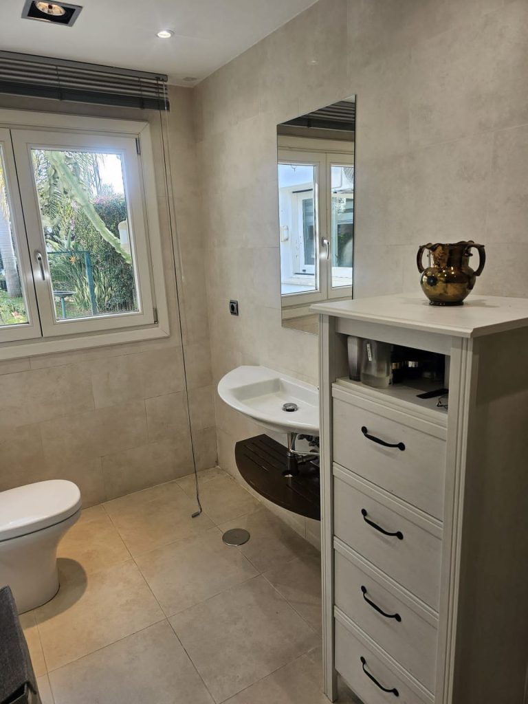 51b05194e73b394ee23503a526c2a1bd - 11