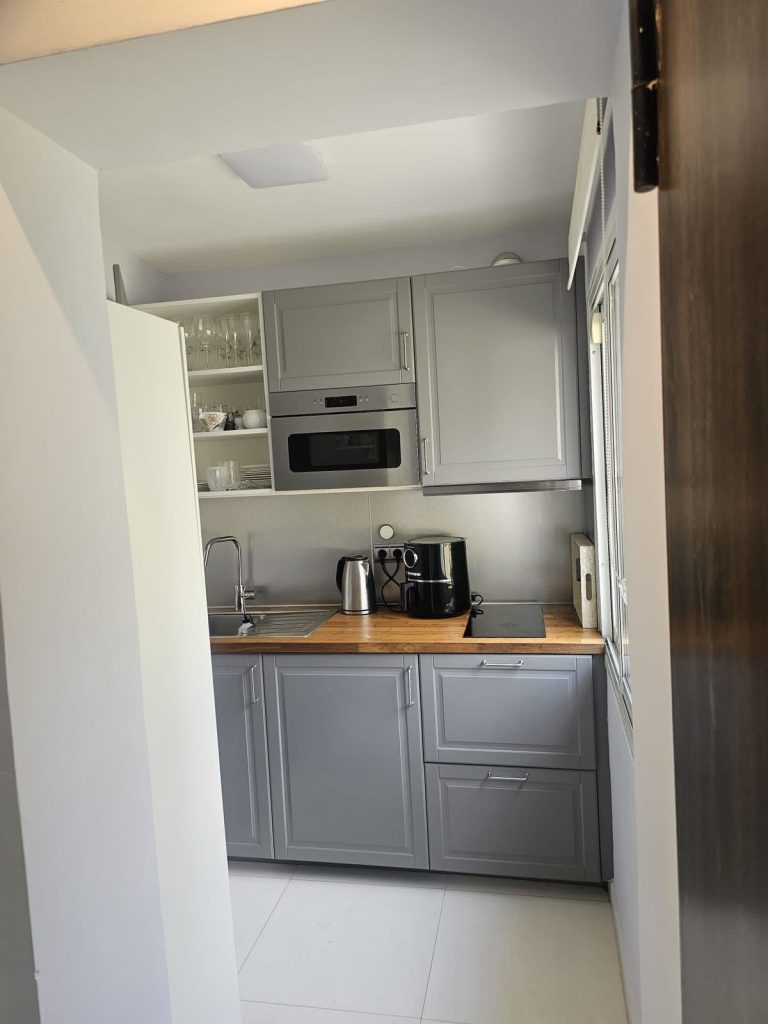 51b05194e73b394ee23503a526c2a1bd - 9