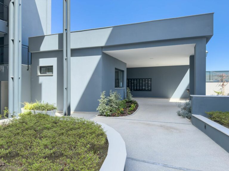 5245d70a9f2987bbfc31cdf26310083e - 15