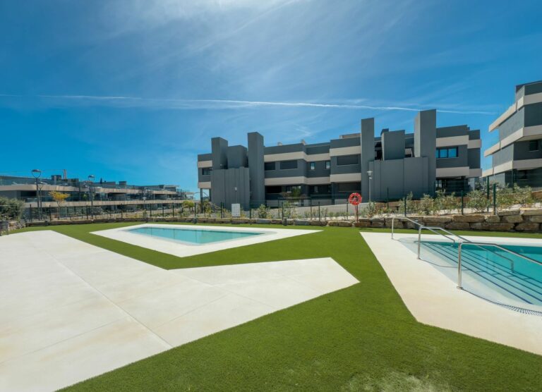 5245d70a9f2987bbfc31cdf26310083e - 16