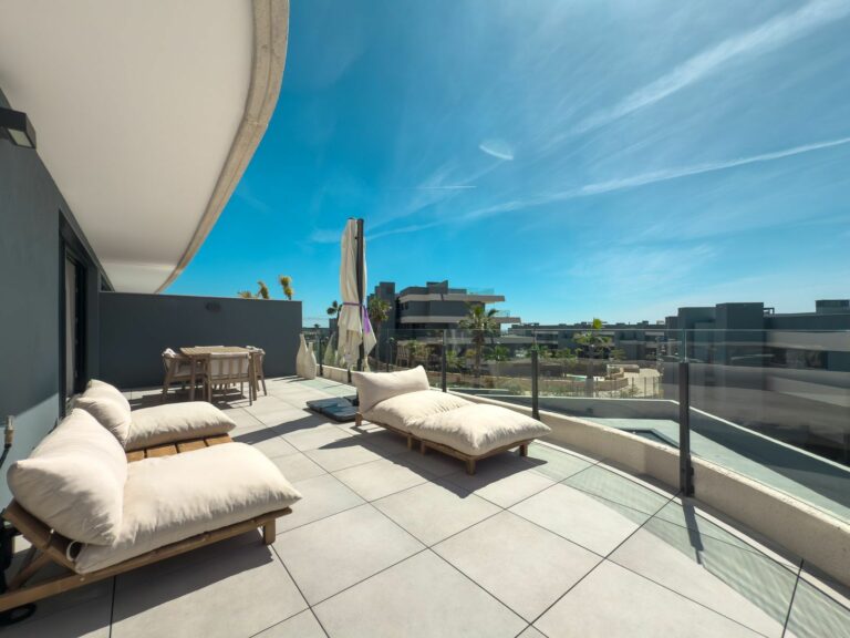 5245d70a9f2987bbfc31cdf26310083e - 3