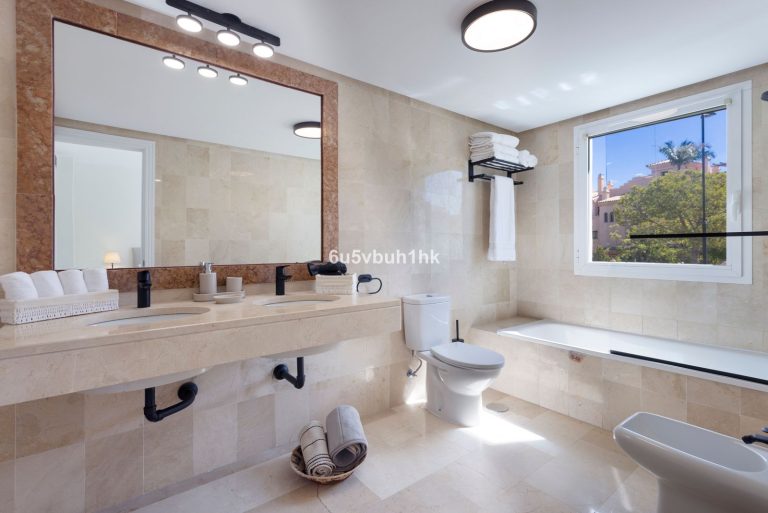 534c98ad15bb2ddbad90d5948bd11332 - 12