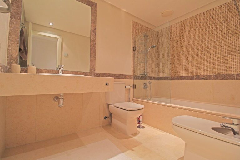 53c86a2b72830e4cdd369f2ce61d3e26 - 16