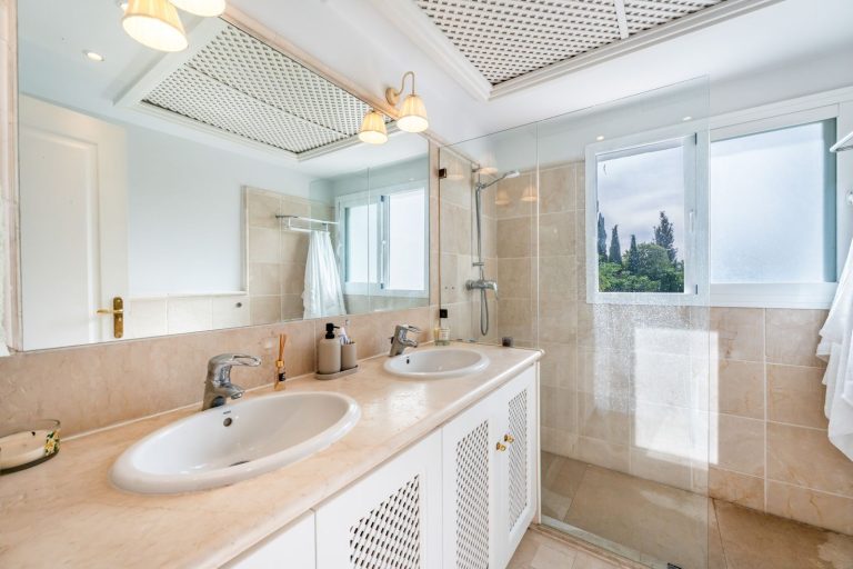 54dedfc8019738370764658fe2775a0a - 6