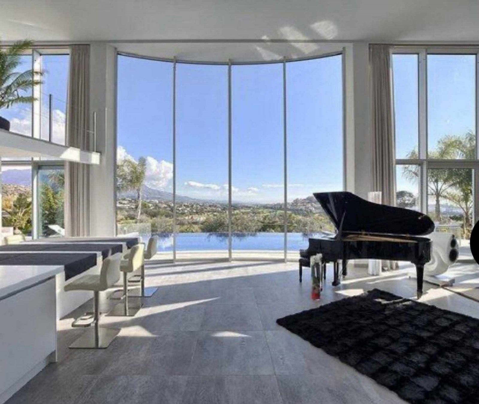 54e9378aac42bdedea883a0f7a9d92b6 - 4