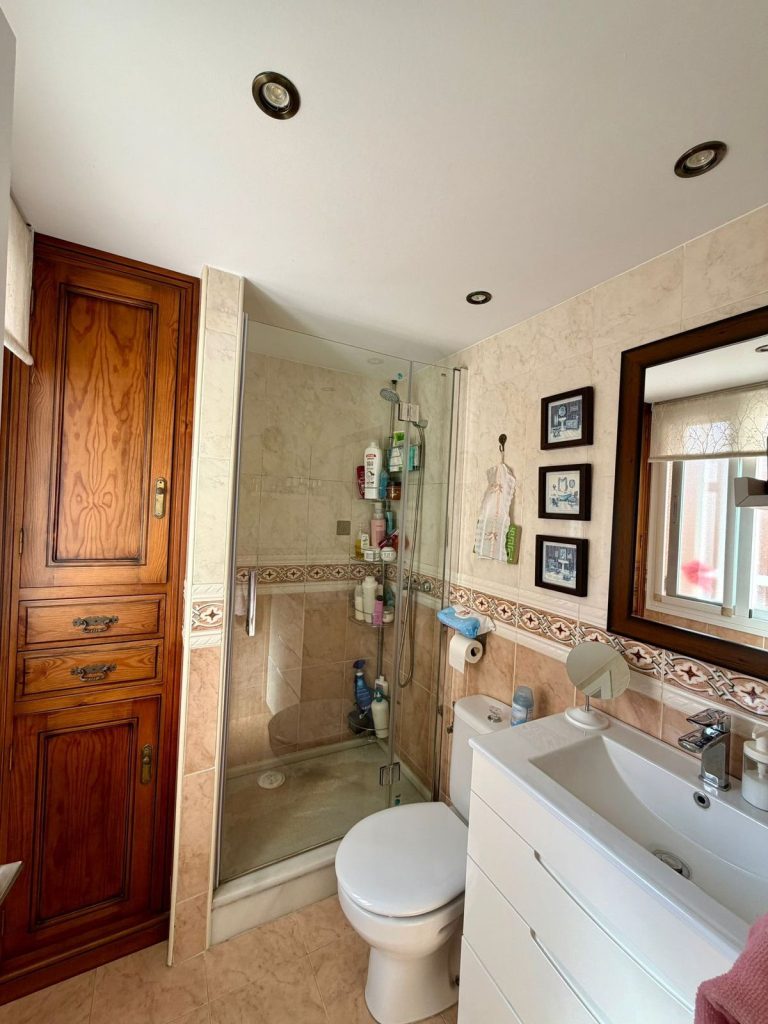 552f19204e8e873c1ed3142526b9dfdb - 15