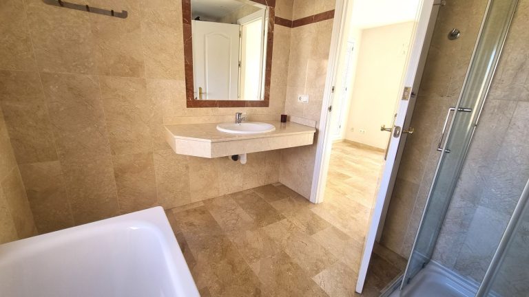 55808d504766e02e9356b8930693882d - 10