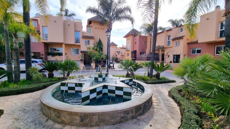 55808d504766e02e9356b8930693882d - 2