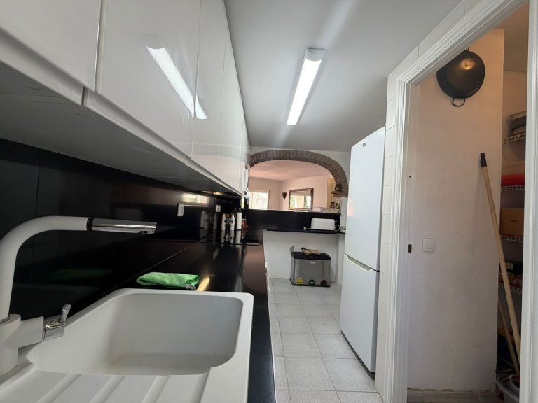 55f021833f1e822baa88cdb650273426 - 12