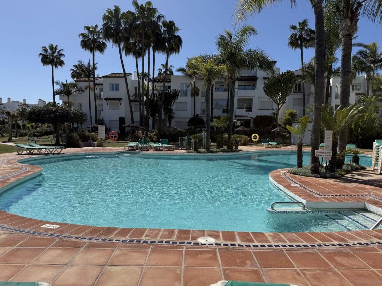 58a3c53ce9a595d812783052e203b100 - 1