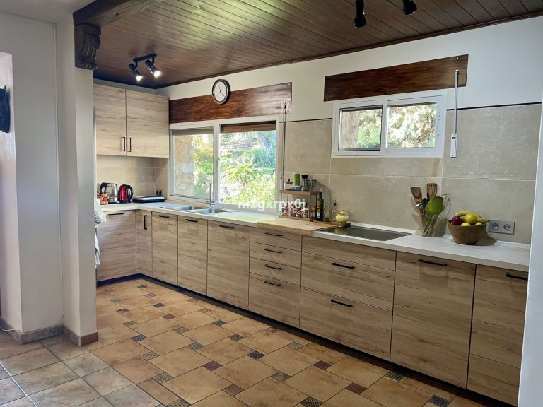 59c0be0600234a3985f94a407ab23fc9 - 9