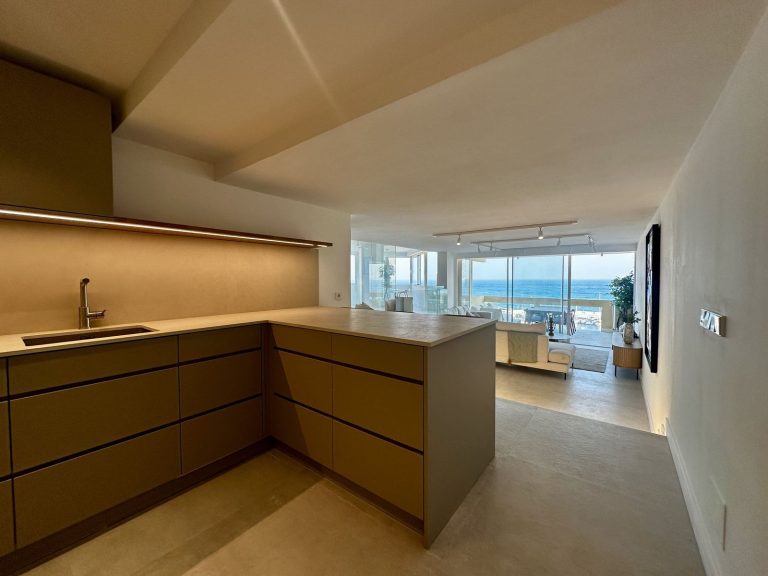 5ab9a373cecbb640c6745e4546920bfd - 13