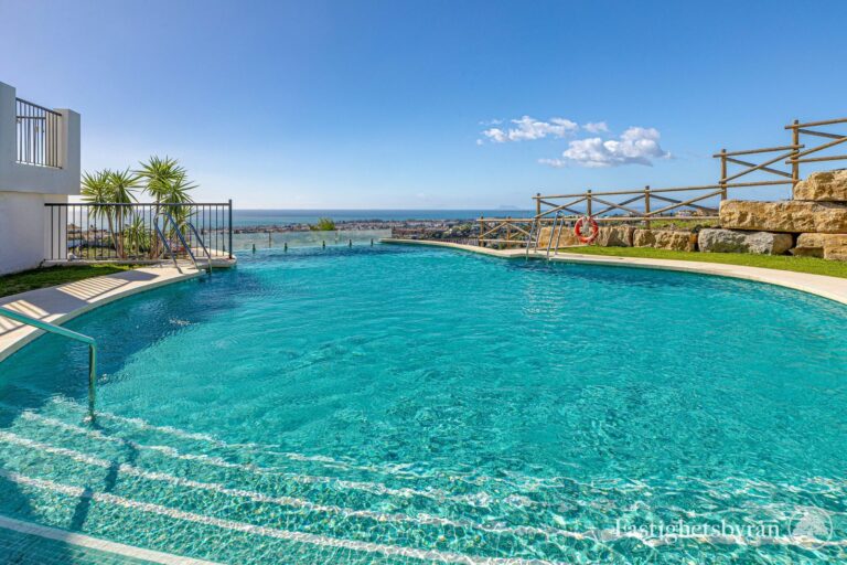 5b0f2e1cd92d53fd8e7fbcb90ec624c1 - 1