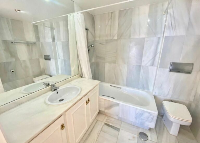 5b3f3b458fad130f1bfbb158664cf83c - 13