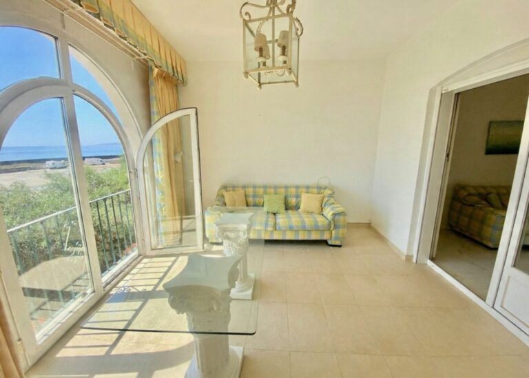 5b3f3b458fad130f1bfbb158664cf83c - 16