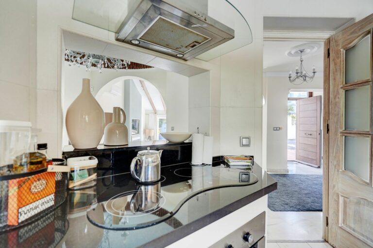 5bd145177fe4f5f6304a99a46566dd1d - 15