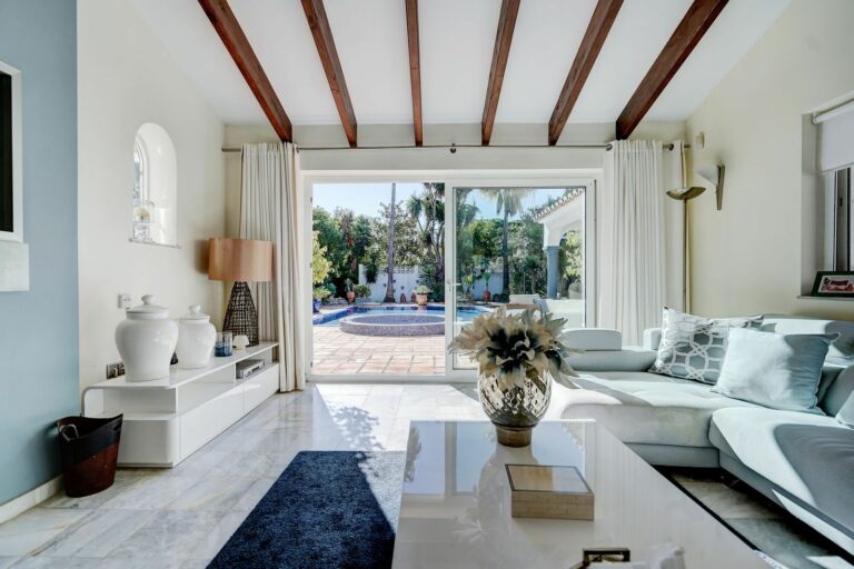 5bd145177fe4f5f6304a99a46566dd1d - 5