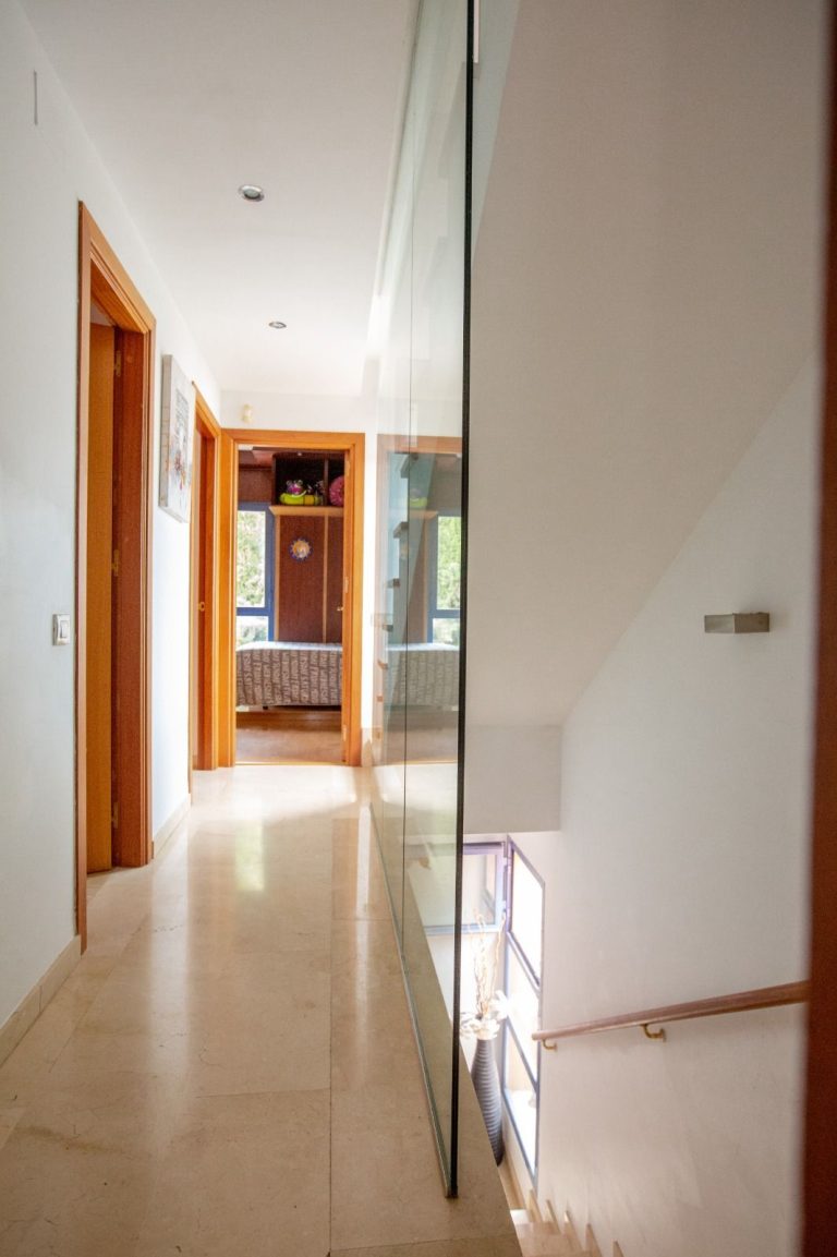 5bd982652caa3113edb81bf226f75c85 - 12