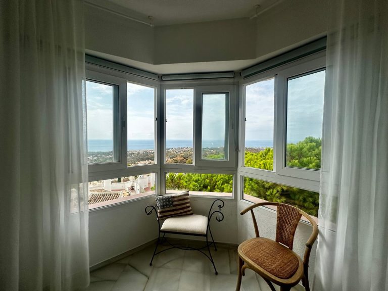 5c59eb487d596e81b8df53491f635e0a - 13