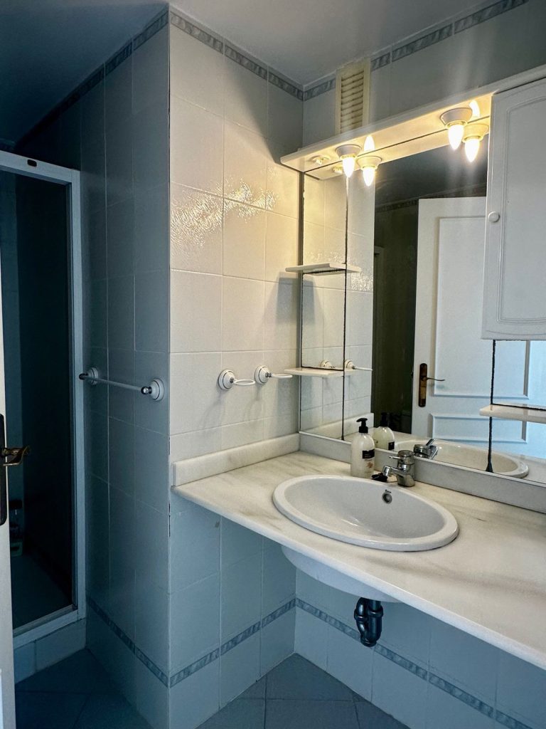 5c59eb487d596e81b8df53491f635e0a - 14