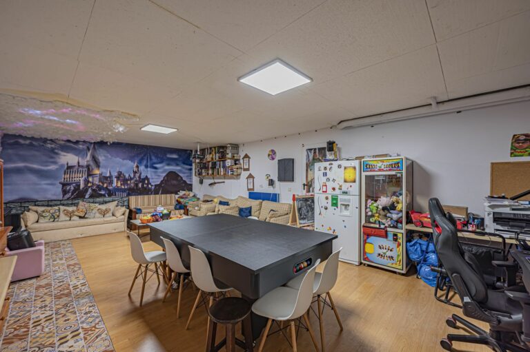 5d7355b39a79b16dbb5c308942476dca - 8