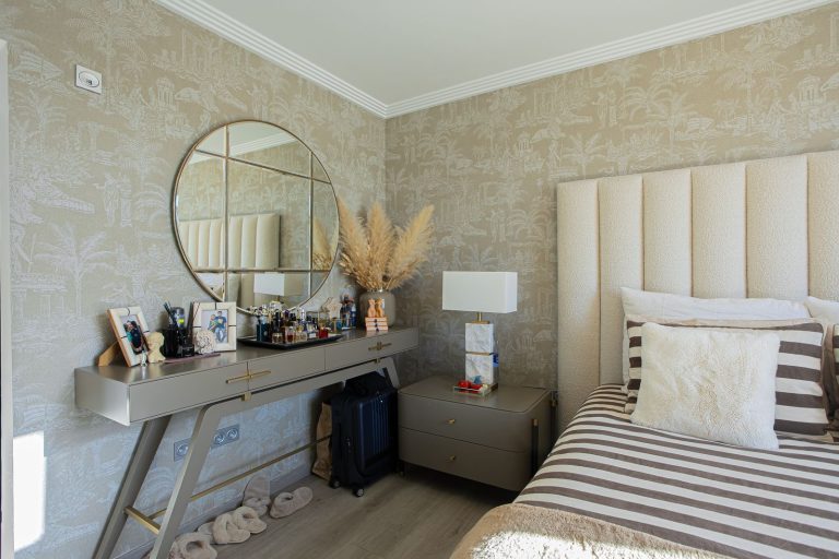 5f255618730973a4885795bd11355930 - 12