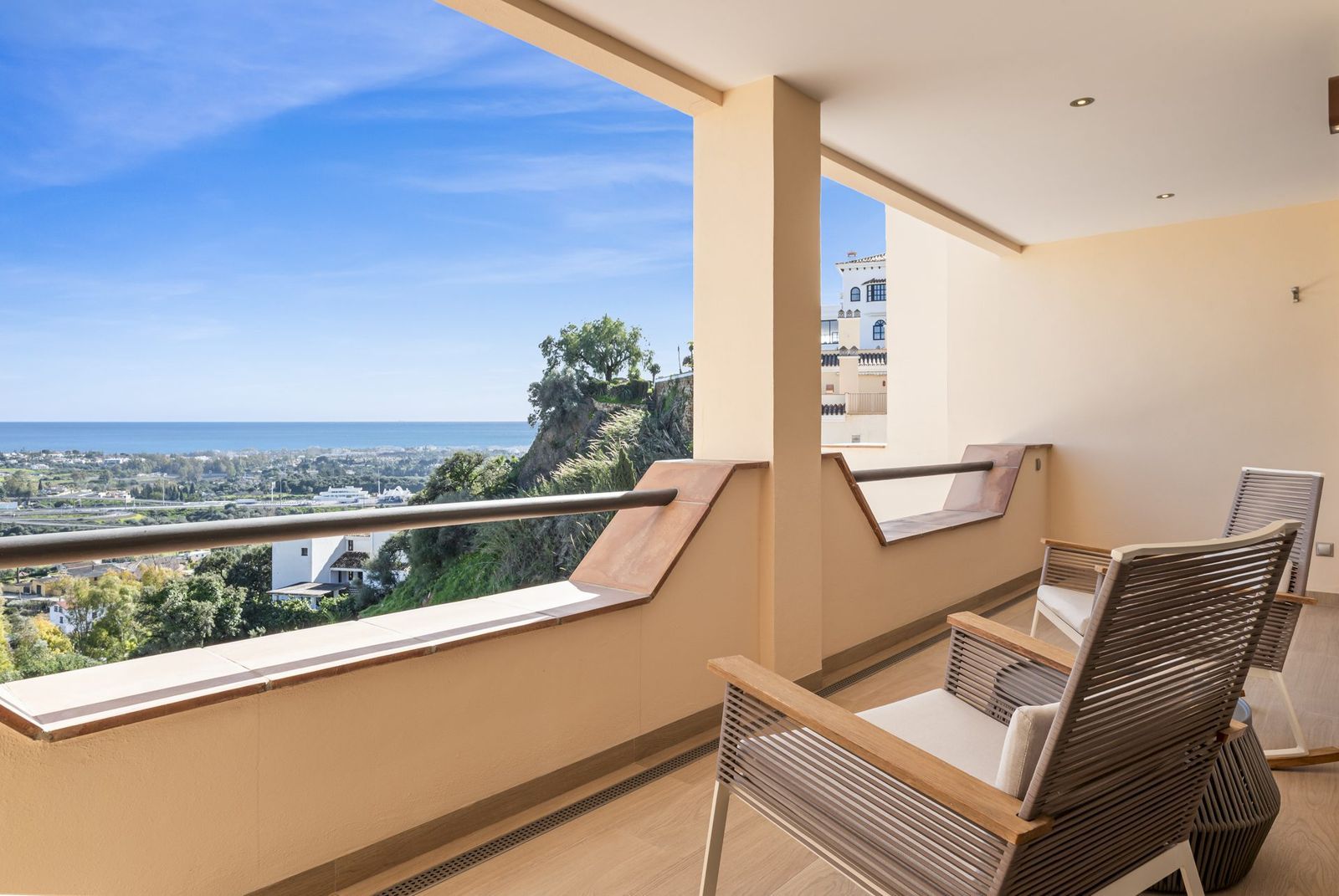 5f78a79fb2d33e9893b1327fc94ab324 - 16