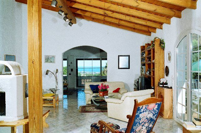 5fdcafc2d49dc3e7a28715db43d25e7f - 4