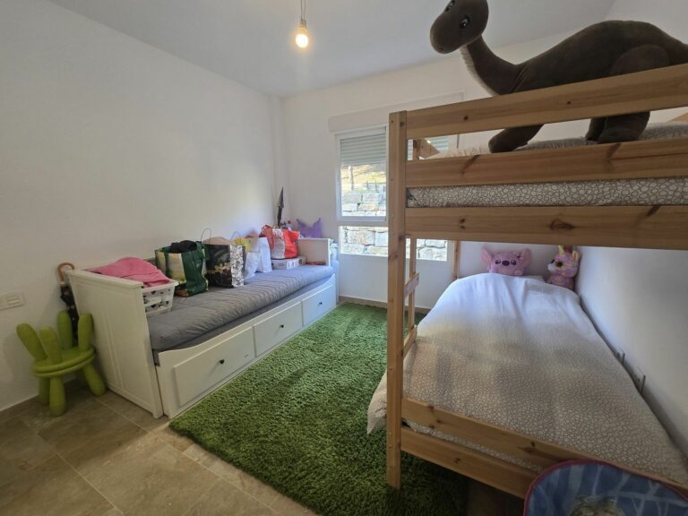 607057f1af6fb00acd0122d959eb1f5a - 7