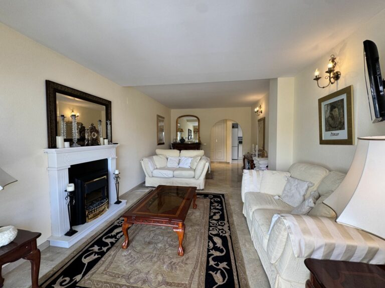 62da5afa06bd5fc933e562de7b35595e - 4