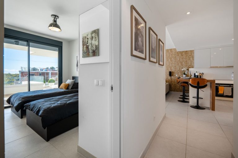 63926caef67fc646a9f3d932dd1b688a - 14