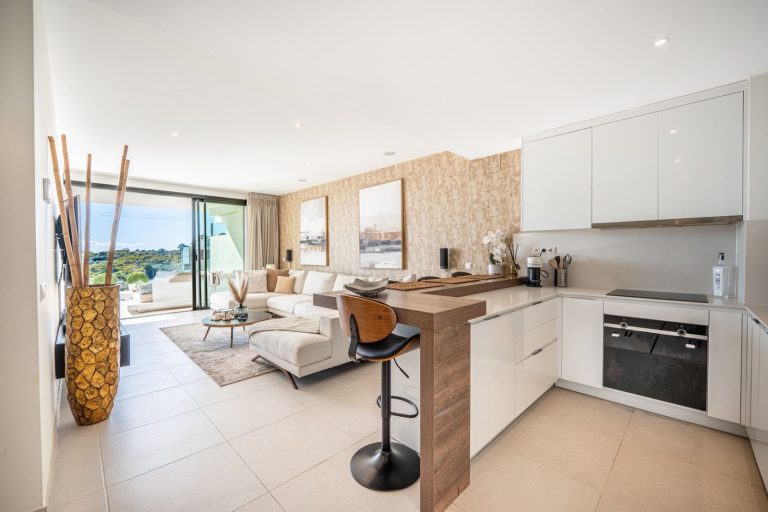 63926caef67fc646a9f3d932dd1b688a - 2