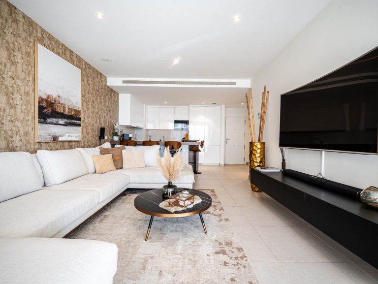 63926caef67fc646a9f3d932dd1b688a - 9