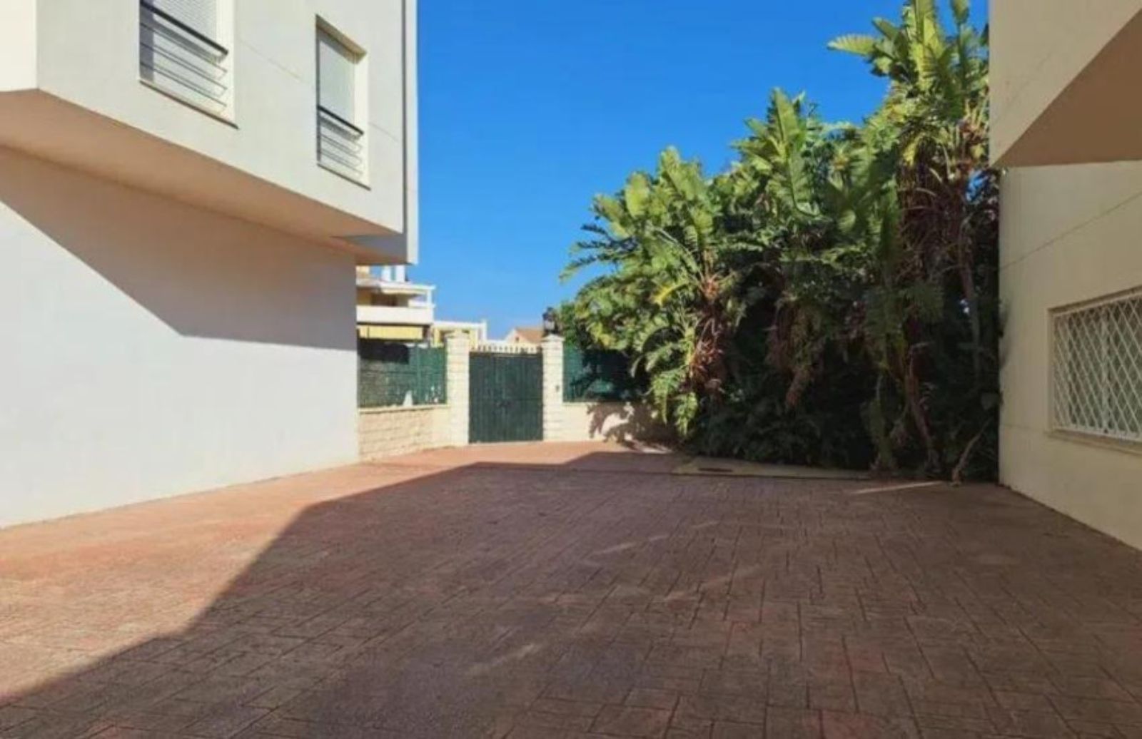 642156b4ff05ed82326ad9144136e820 - 16