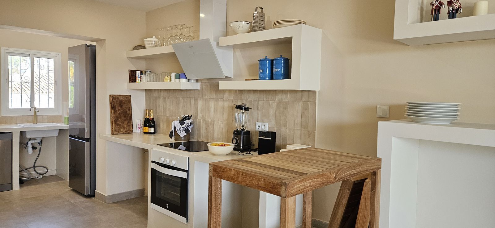 643c68f2be2646c4185dfbb077d700e5 - 12