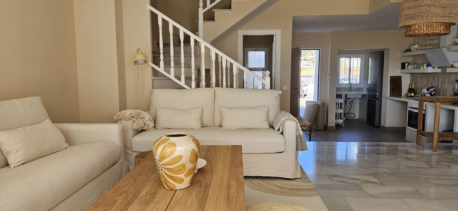 643c68f2be2646c4185dfbb077d700e5 - 6