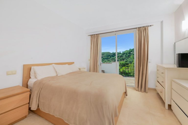 6456c7c36ea56498a990550756031f53 - 13