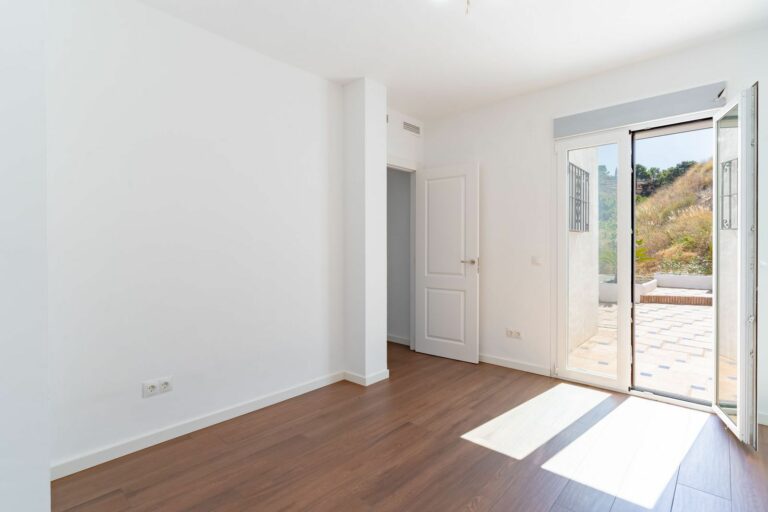 6528eea8c45238855ad17d053d906f6a - 6