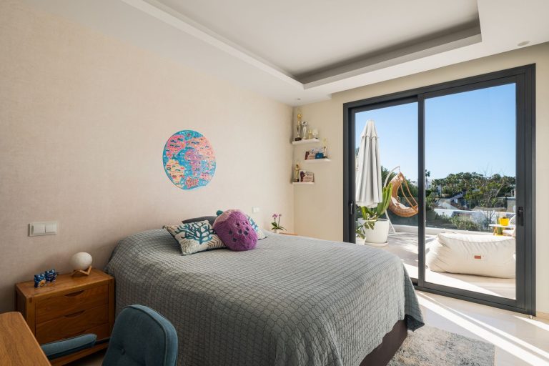 65f9848183d18b8119d90900b92cc224 - 14