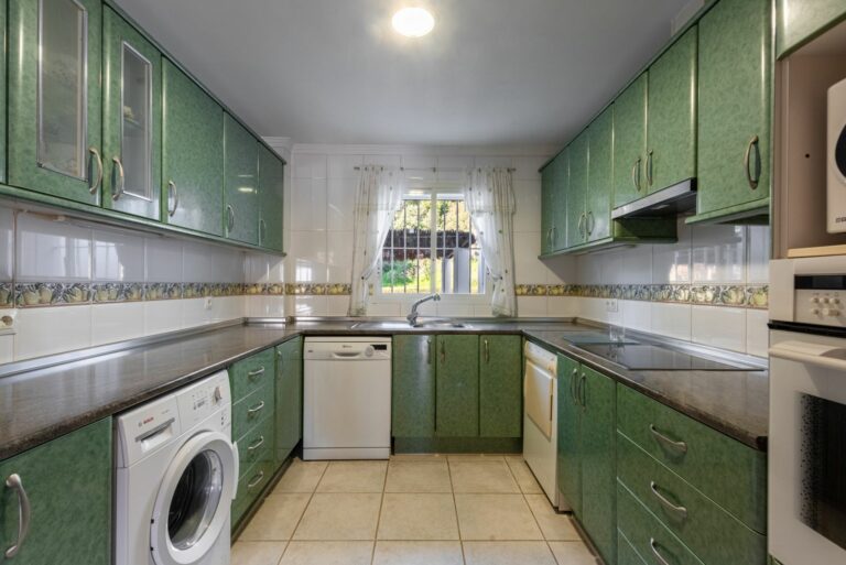 676d698382b3a3d8e9648083aed10b42 - 11