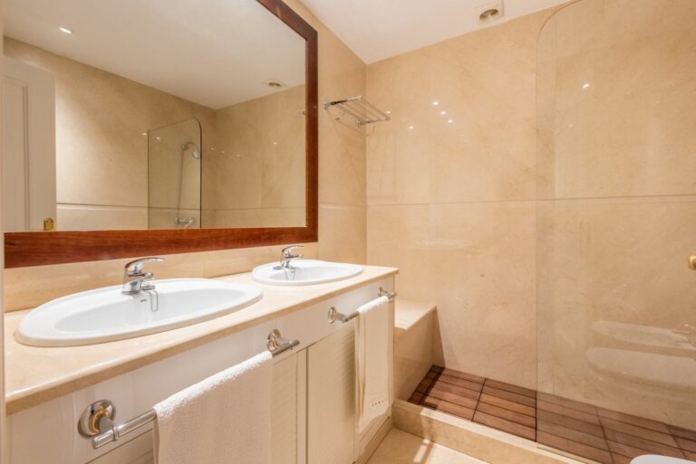 676d698382b3a3d8e9648083aed10b42 - 15