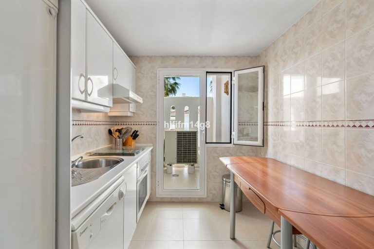 6885c6be817fe14c8d4acdfcf71af02b - 8