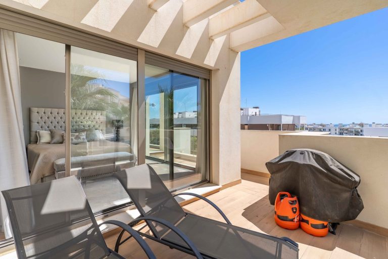 6a3daf4193b136274574a6f690dcd366 - 14