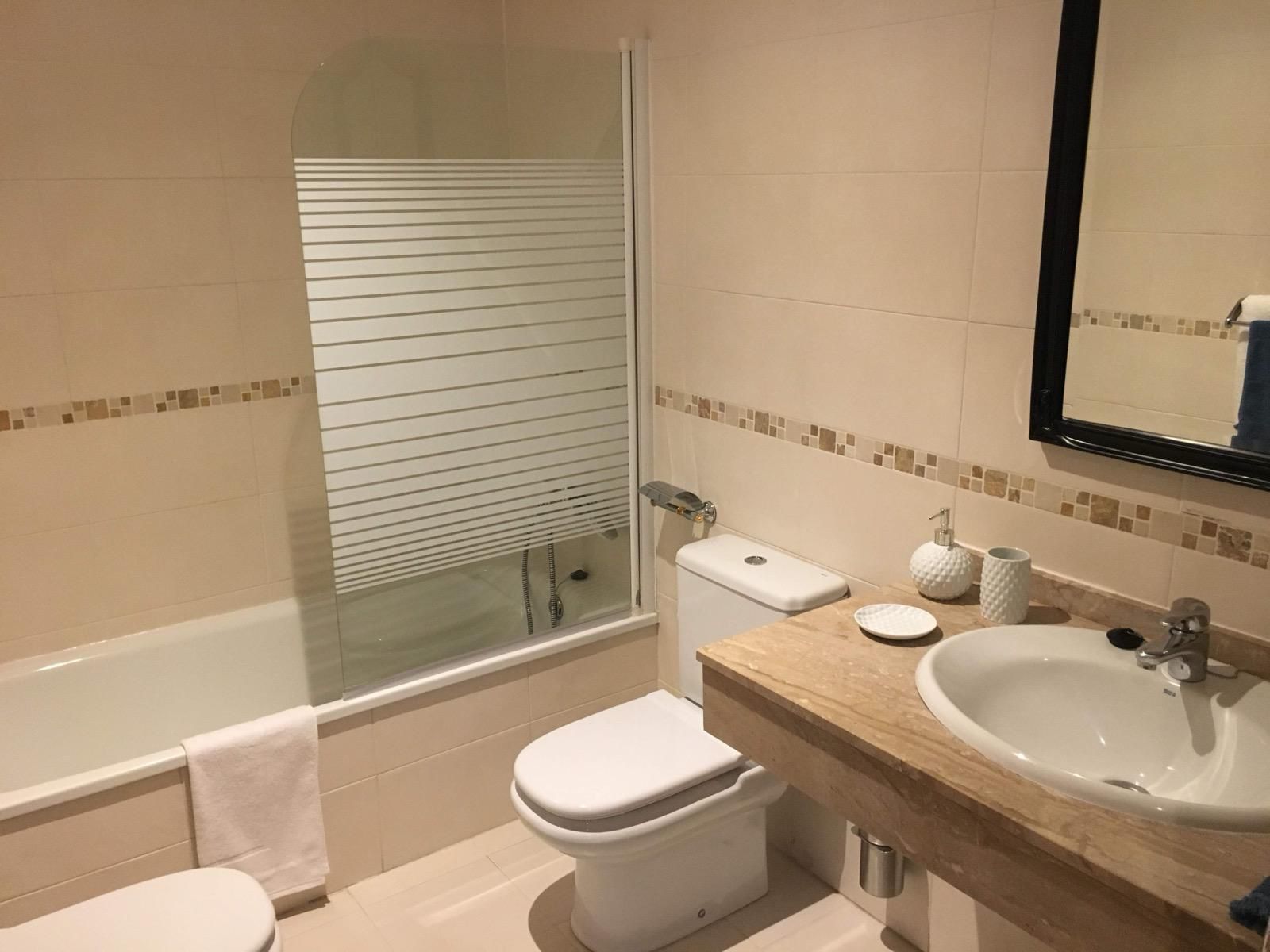 6af1966367b345a2454c68278f0d1f4c - 10