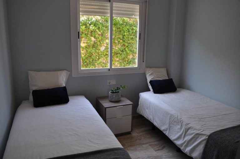 6af1966367b345a2454c68278f0d1f4c - 12