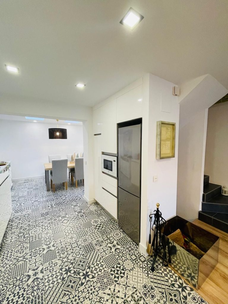 6b7b5cf578198a14c07537c61bad974a - 6